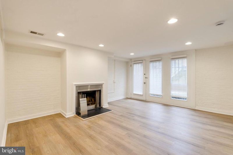 813 Maryland Ave NE, Washington, DC 20002