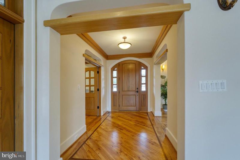 504 Druid Hill Rd NE, Vienna, VA 22180