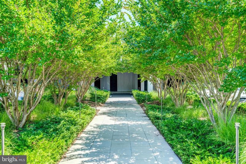 5101 River Rd #1217, Bethesda, MD 20816