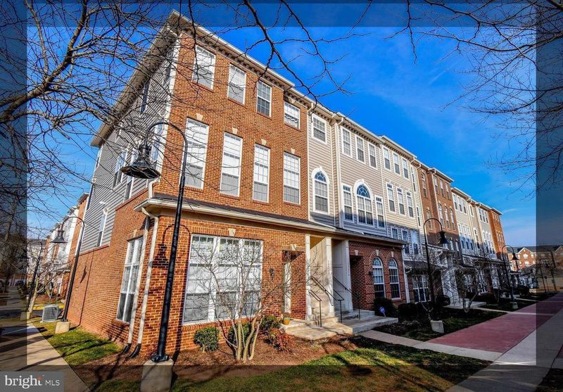 15260 Rosemont Manor Dr, Haymarket, VA 20169