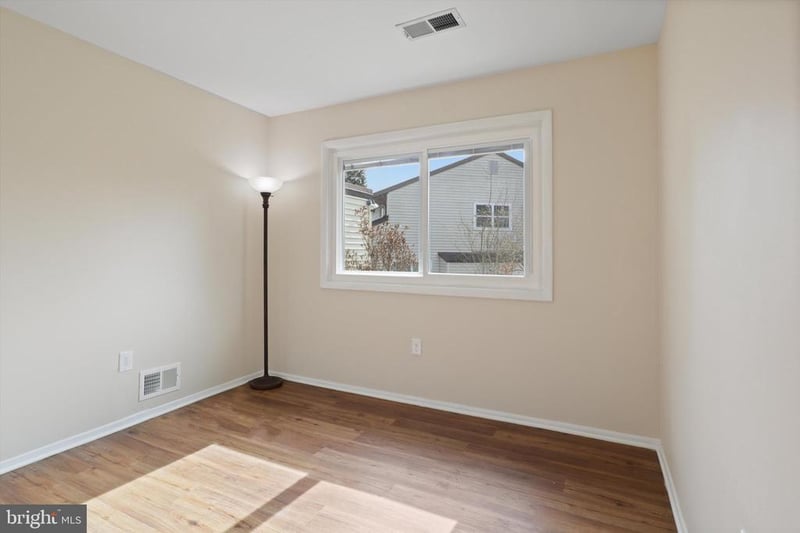 103 Farmington Ln, Sterling, VA 20164