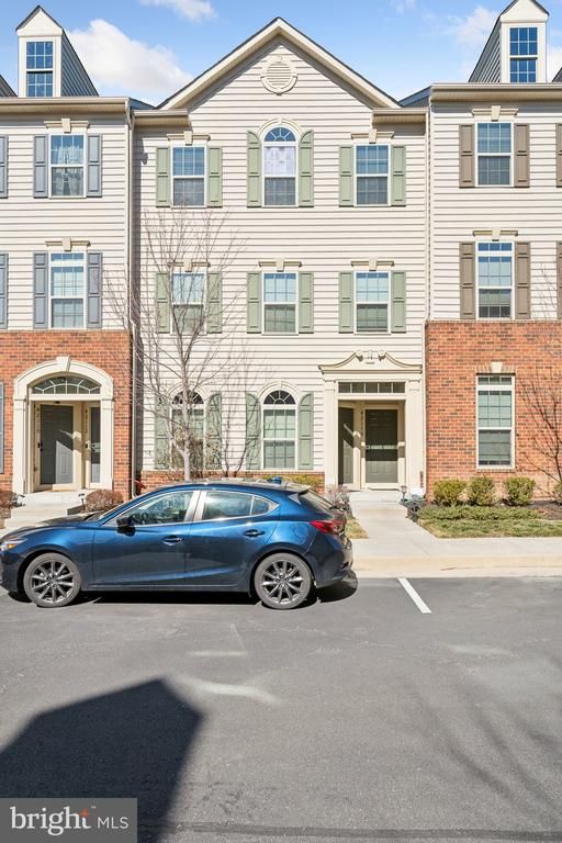 42116 Piebald Sq, Aldie, VA 20105