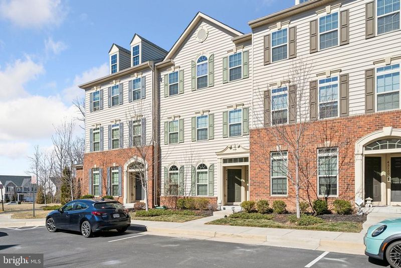 42116 Piebald Sq, Aldie, VA 20105