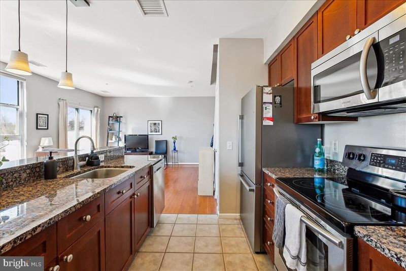 343 Cedar St NW #323, Washington, DC 20012
