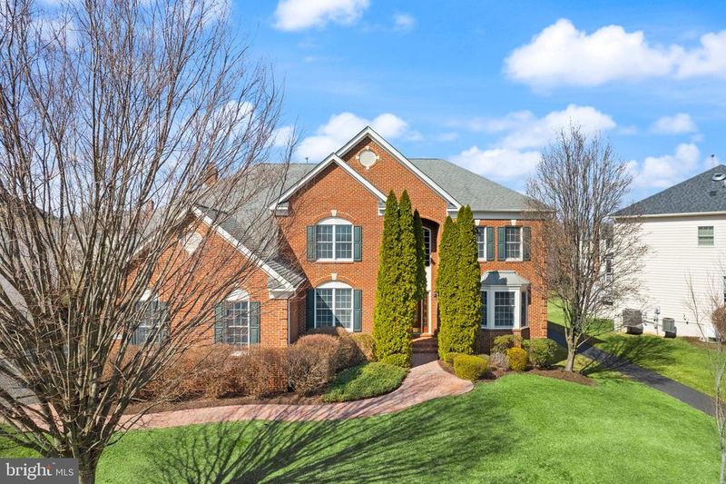 20266 Kiawah Island Dr, Ashburn, VA 20147