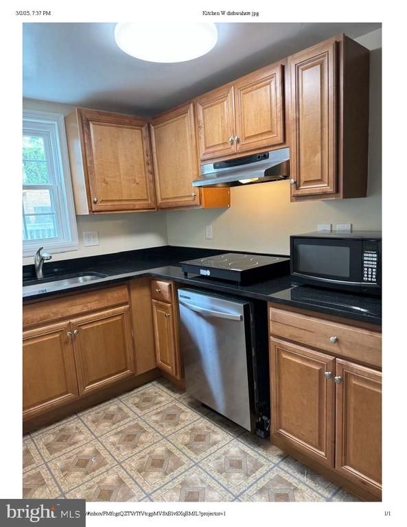 10506 Oak Pl, Fairfax, VA 22030