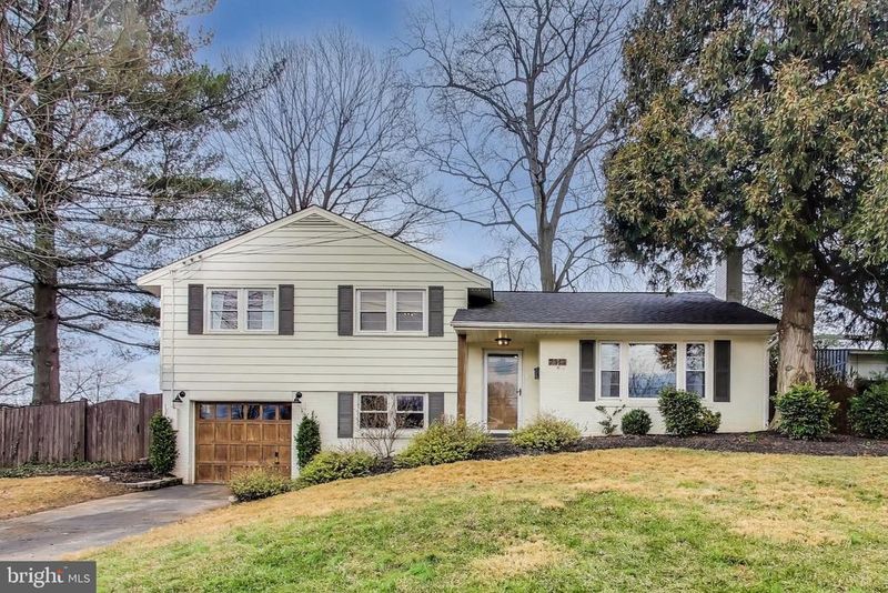 7311 Foxe Pl, Springfield, VA 22151