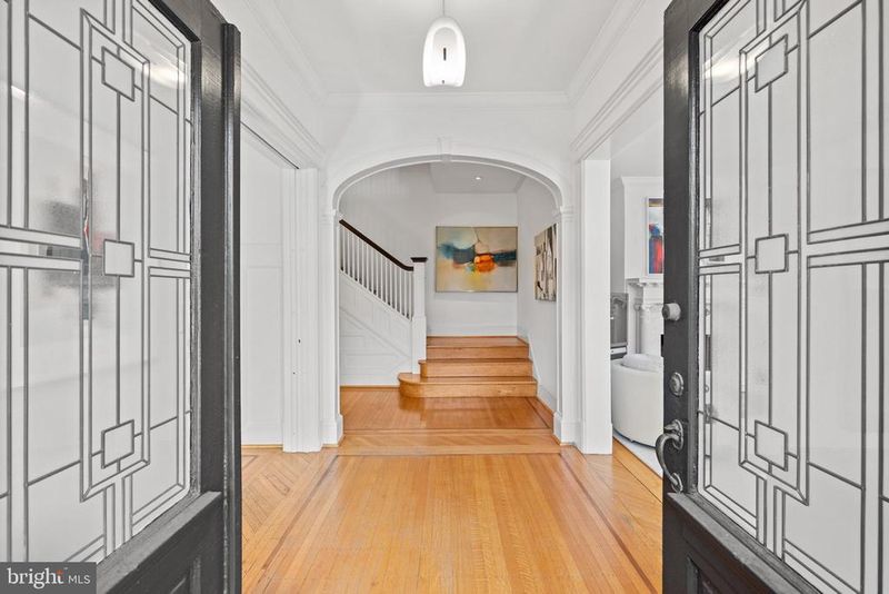 2862 28th St NW, Washington, DC 20008
