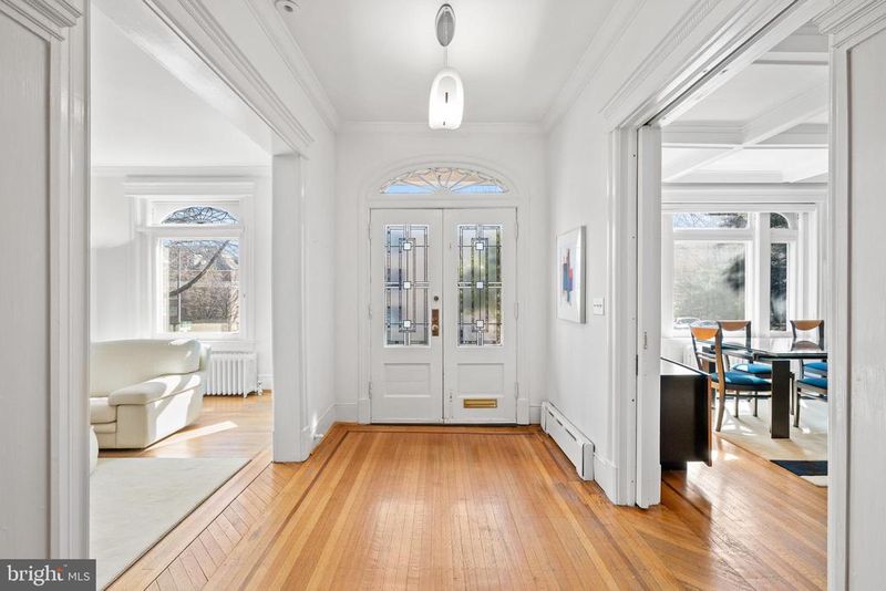 2862 28th St NW, Washington, DC 20008