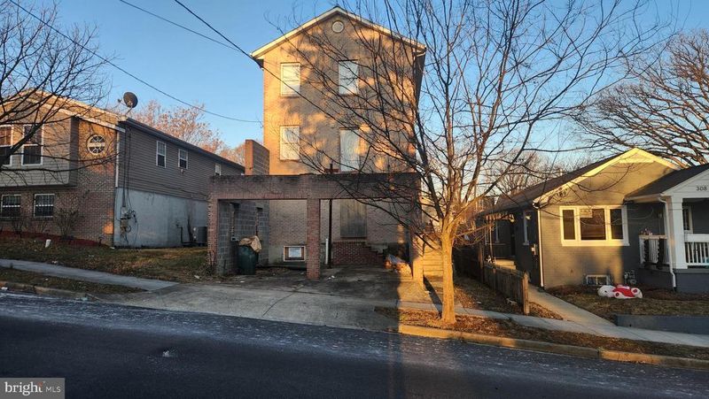 256 57th St NE, Washington, DC 20019