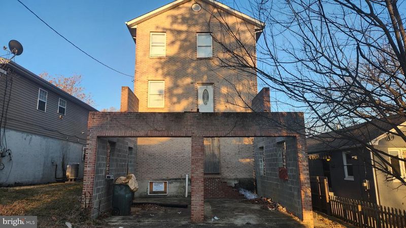 256 57th St NE, Washington, DC 20019