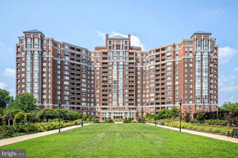 5809 Nicholson Ln #709, Rockville, MD 20852