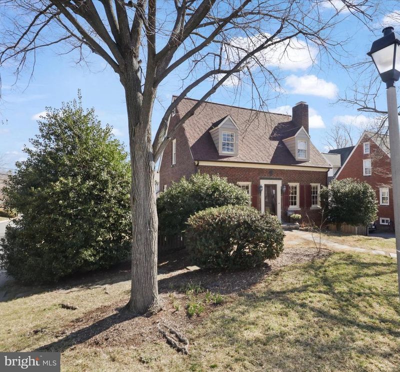 419 N Oxford St, Arlington, VA 22203