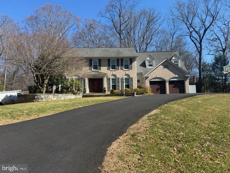 4825 Bentonbrook Dr, Fairfax, VA 22030