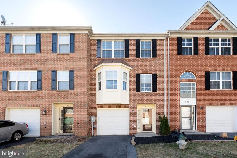 8223 Dellwood Ct, Lanham, MD 20706
