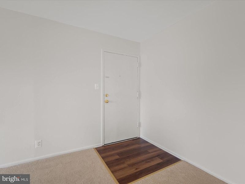 120 Washington St NE #12, Leesburg, VA 20176