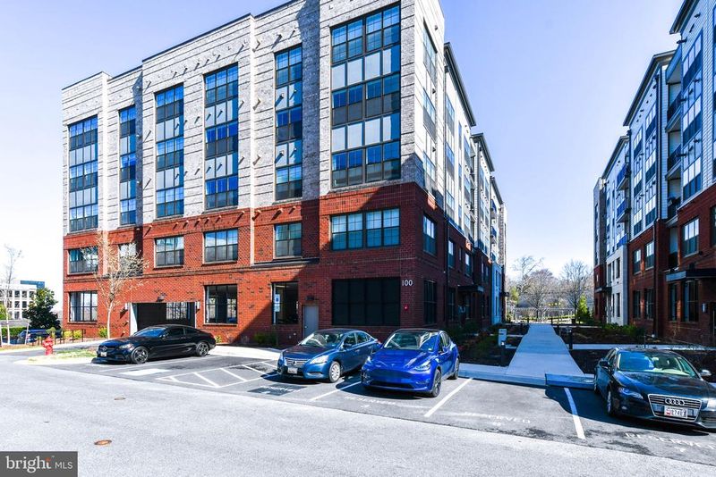 100 Saint Ives Pl #301, National Harbor, MD 20745