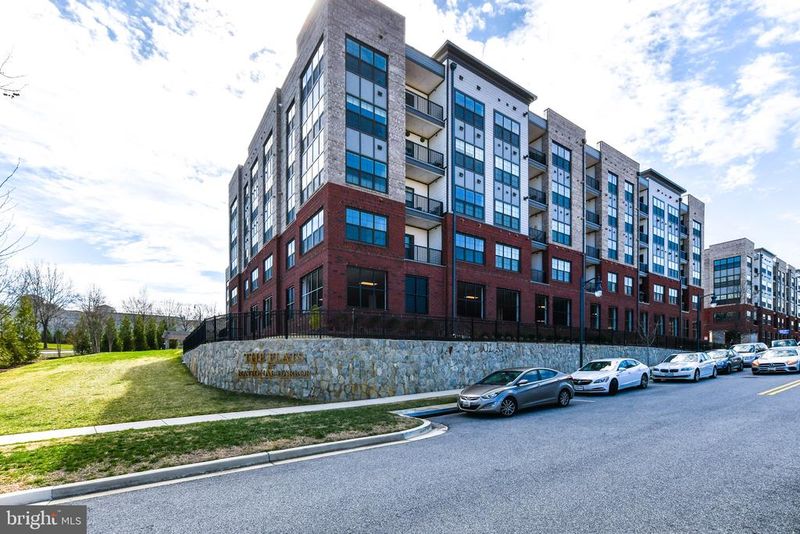 100 Saint Ives Pl #301, National Harbor, MD 20745