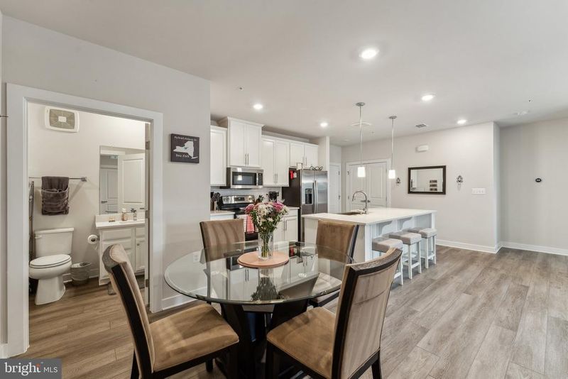12875 Mosaic Park Way #4-J, Herndon, VA 20171