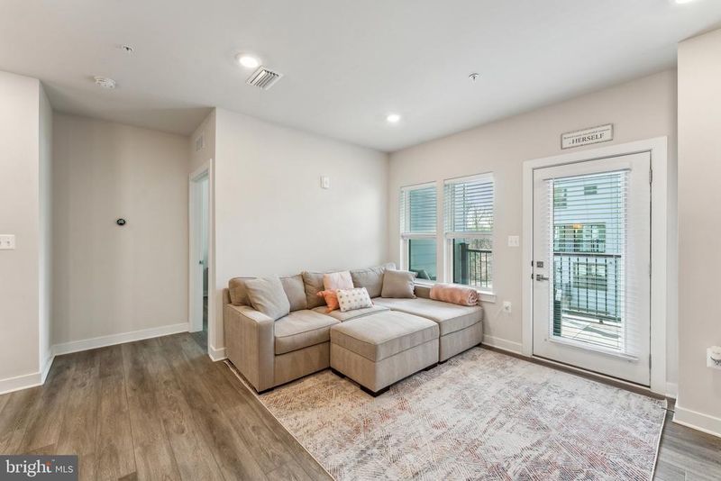 12875 Mosaic Park Way #4-J, Herndon, VA 20171