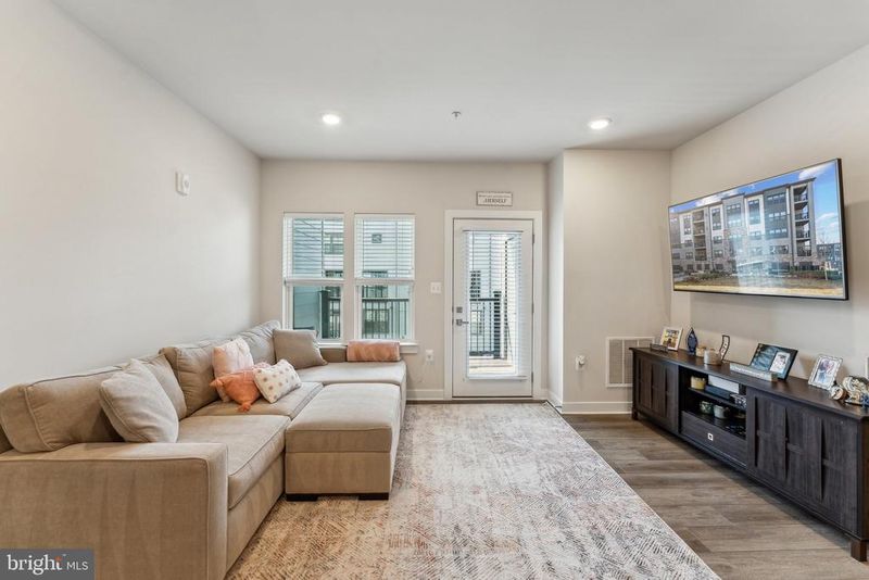 12875 Mosaic Park Way #4-J, Herndon, VA 20171