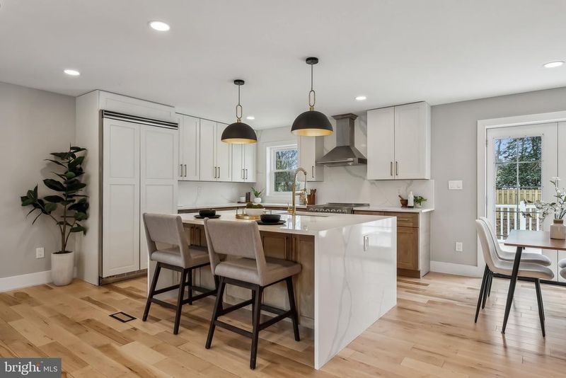 820 Walker Rd, Great Falls, VA 22066
