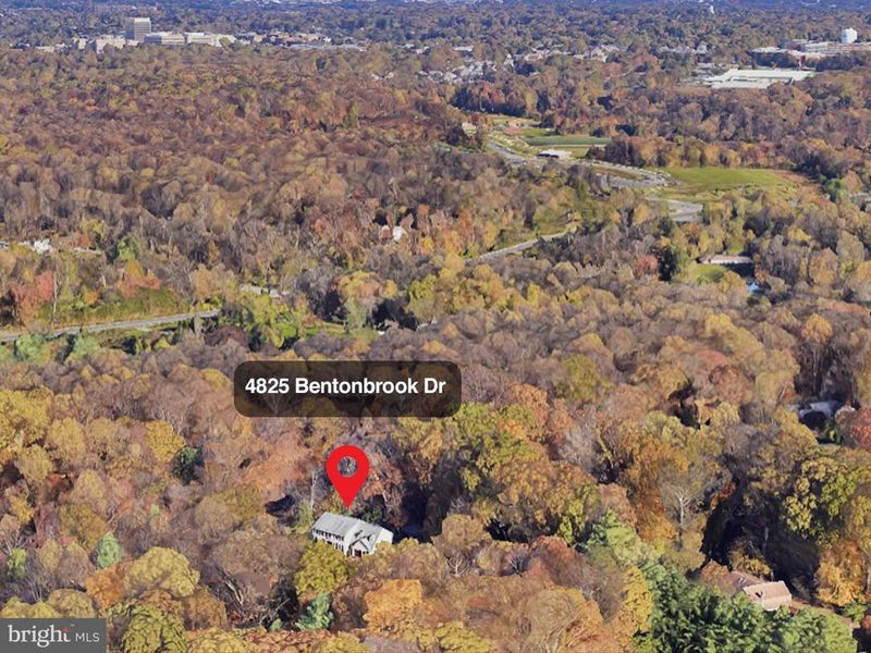 4825 Bentonbrook Dr, Fairfax, VA 22030
