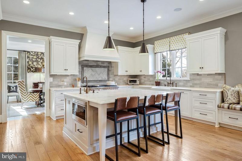 1222 Somerset Dr, Mclean, VA 22101