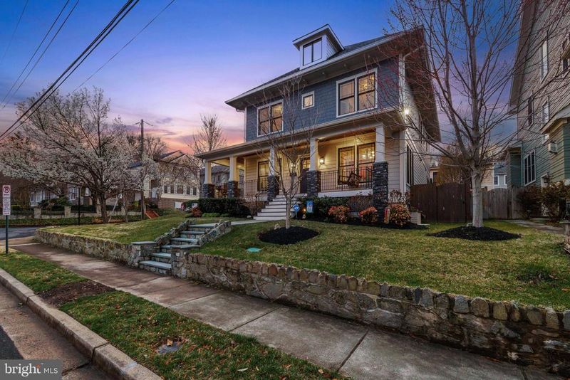 2024 S Kent St, Arlington, VA 22202