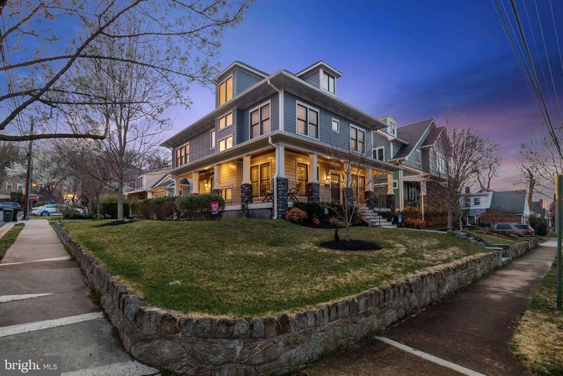 2024 S Kent St, Arlington, VA 22202