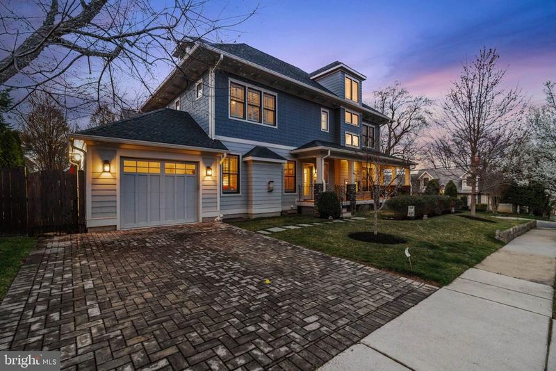 2024 S Kent St, Arlington, VA 22202