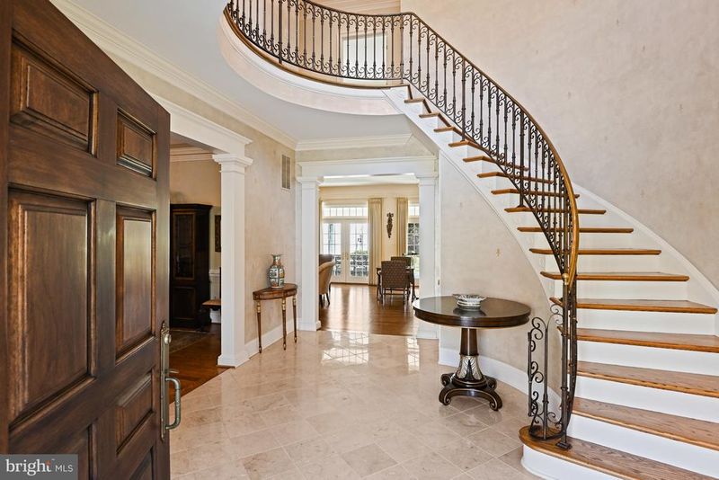 345 Springvale Rd, Great Falls, VA 22066