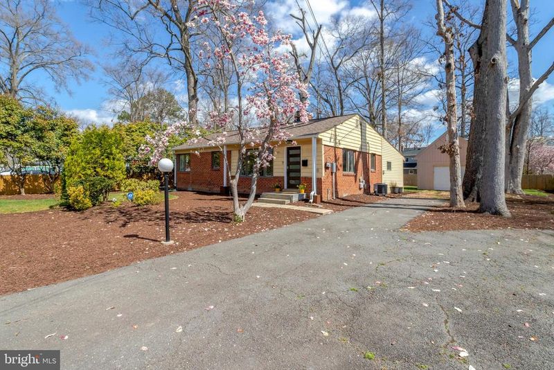 7909 Martha Washington St, Alexandria, VA 22309