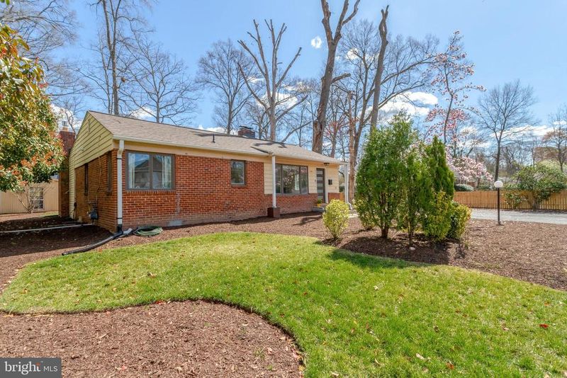 7909 Martha Washington St, Alexandria, VA 22309
