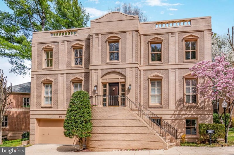4711 Foxhall CRESCENT NW, Washington, DC 20007