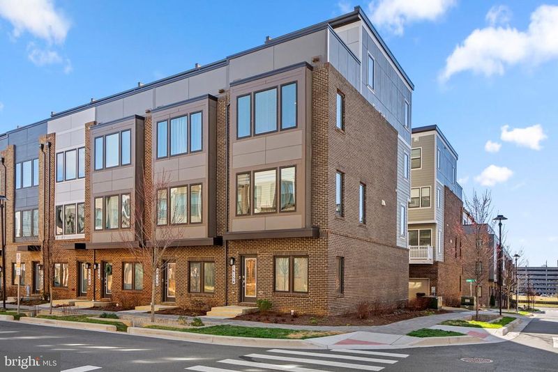 16154 Bowery St, Rockville, MD 20855