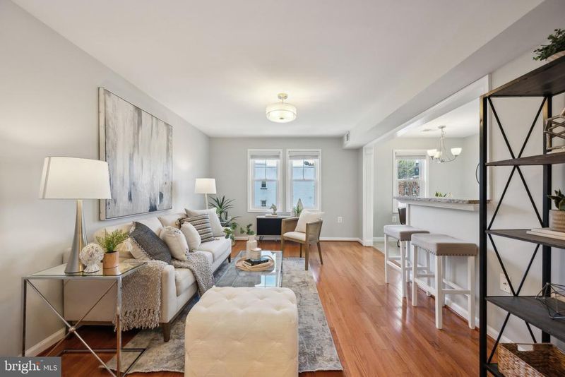 1280 Raum St NE #4, Washington, DC 20002