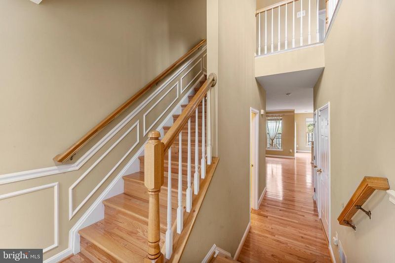 6002 Saint Hubert Ln, Centreville, VA 20121