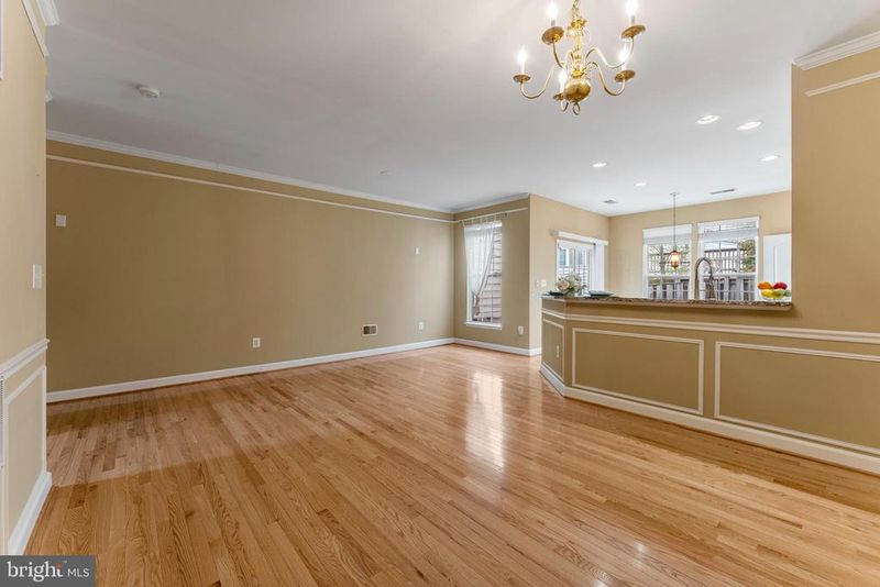 6002 Saint Hubert Ln, Centreville, VA 20121