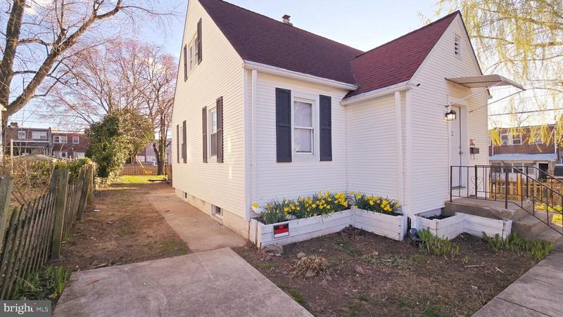 215 W Hilltop Rd, Brooklyn Park, MD 21225