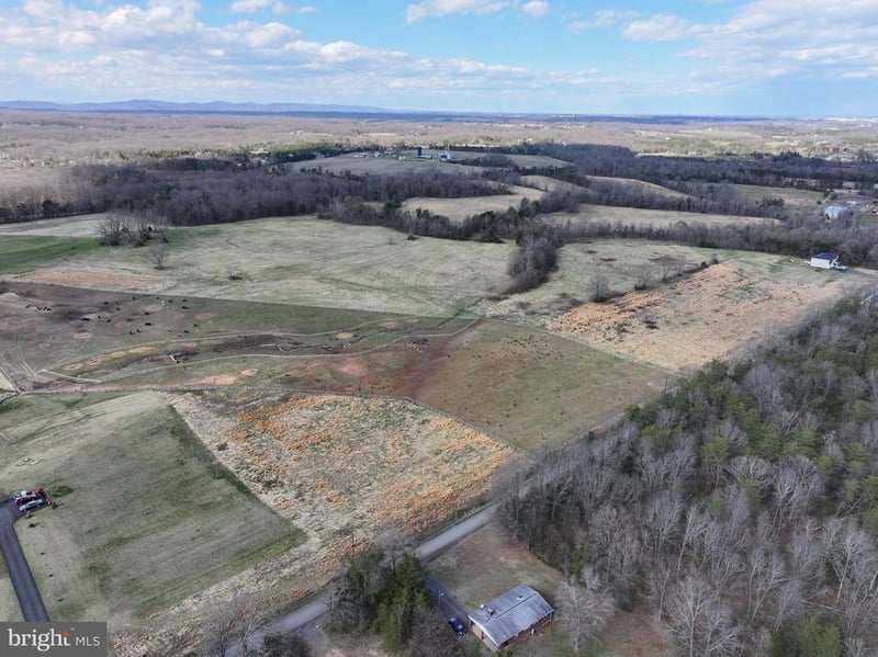 11820 Reid Ln, Nokesville, VA 20181