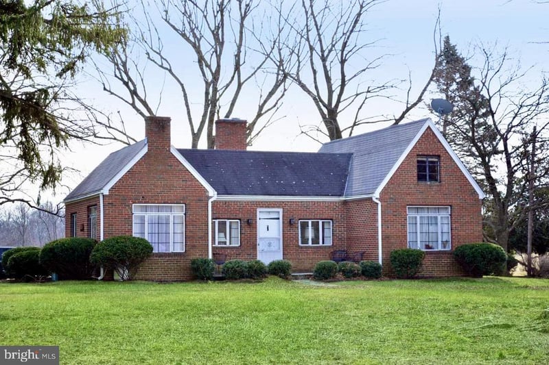 36169 Loudoun St, Round Hill, VA 20141