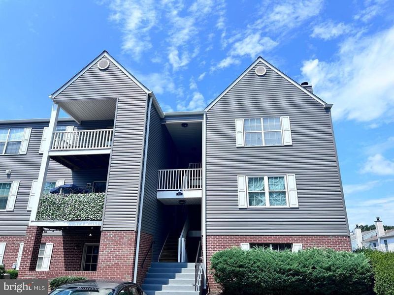 202 Grosvenor Ln #203, Stafford, VA 22556