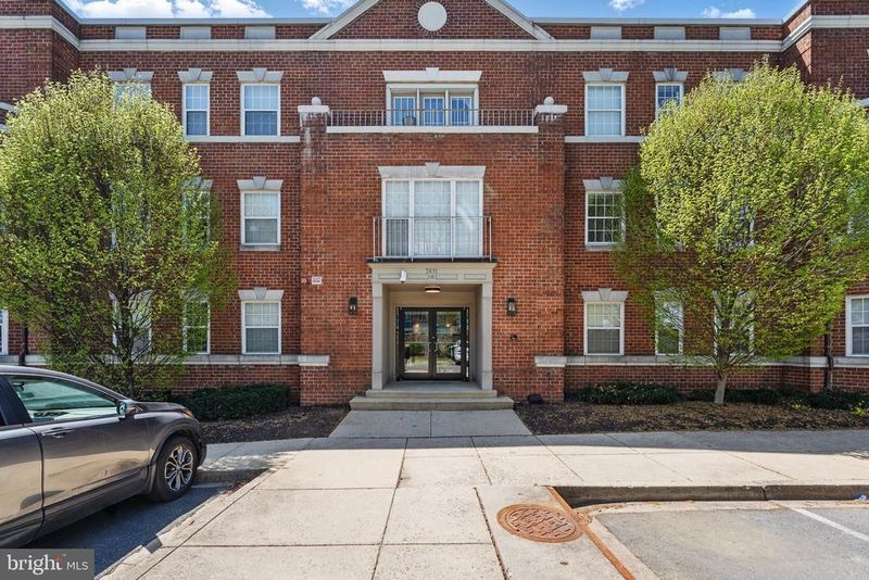 3611 38th St NW #209, Washington, DC 20016