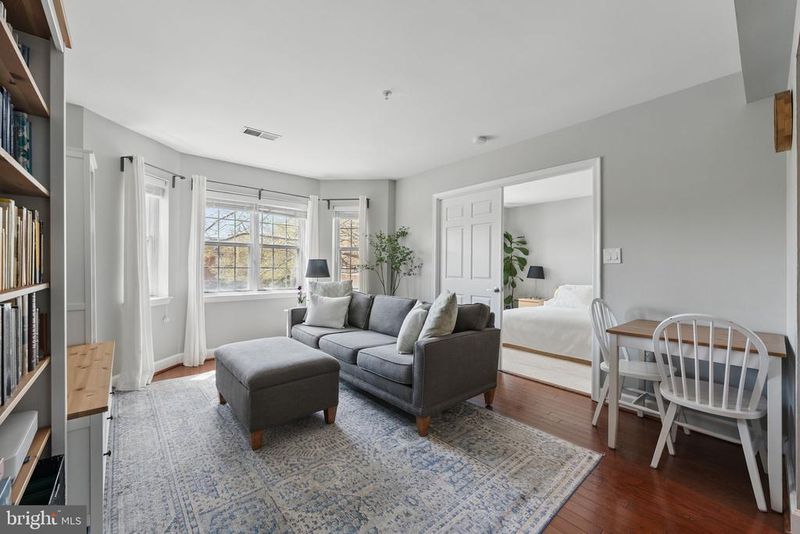 3611 38th St NW #209, Washington, DC 20016