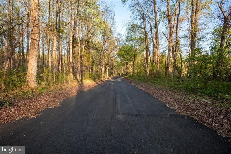 15551 Brooks Church Rd, Upper Marlboro, MD 20772