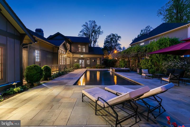 608 Timber Ln, Falls Church, VA 22046