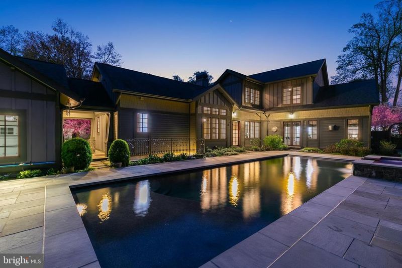 608 Timber Ln, Falls Church, VA 22046