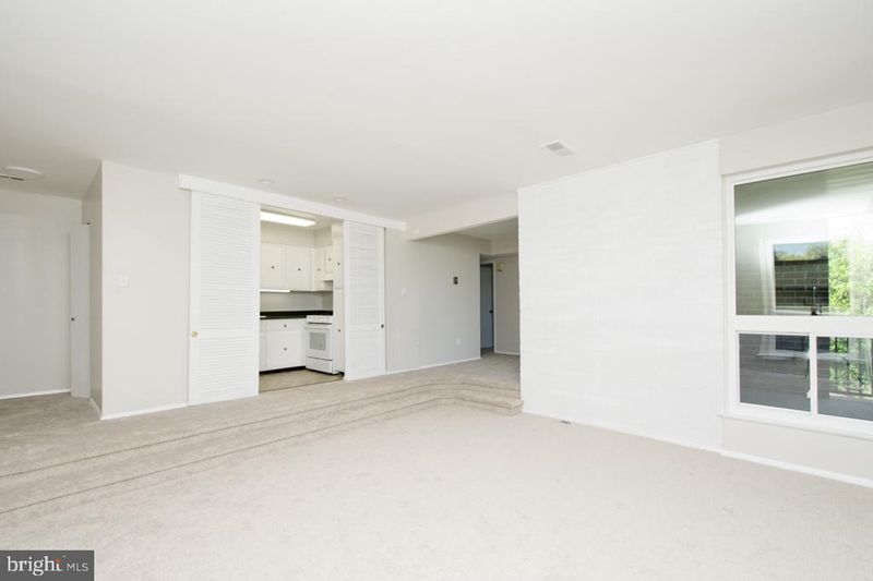 2105 Walsh View Ter #15-302, Silver Spring, MD 20902