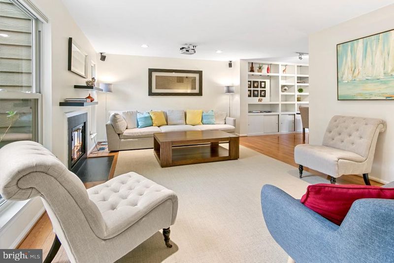 6418 Wishbone Ter, Cabin John, MD 20818
